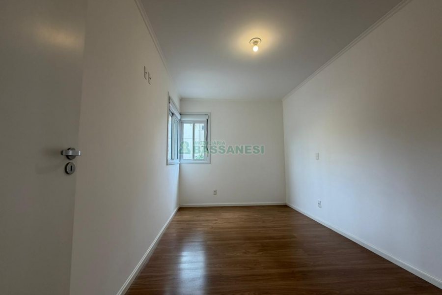 Apartamento com 59m², 2 dormitórios, 1 vaga, no bairro Centro em Caxias do Sul para Comprar