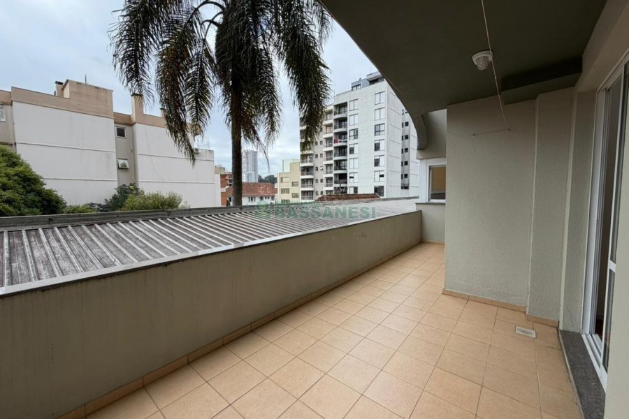 Apartamento com 59m², 2 dormitórios, 1 vaga, no bairro Centro em Caxias do Sul para Comprar