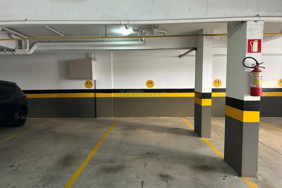 Apartamento com 59m², 2 dormitórios, 1 vaga, no bairro Centro em Caxias do Sul para Comprar