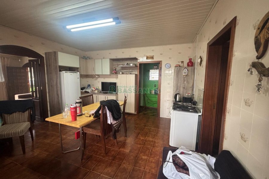 Chácara com 300m², 3 dormitórios, 2 vagas, no bairro Vila Seca em Caxias do Sul para Comprar