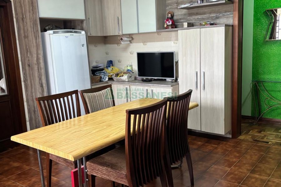 Chácara com 300m², 3 dormitórios, 2 vagas, no bairro Vila Seca em Caxias do Sul para Comprar