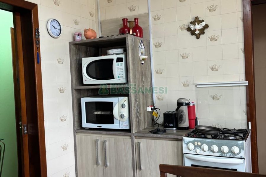 Chácara com 300m², 3 dormitórios, 2 vagas, no bairro Vila Seca em Caxias do Sul para Comprar