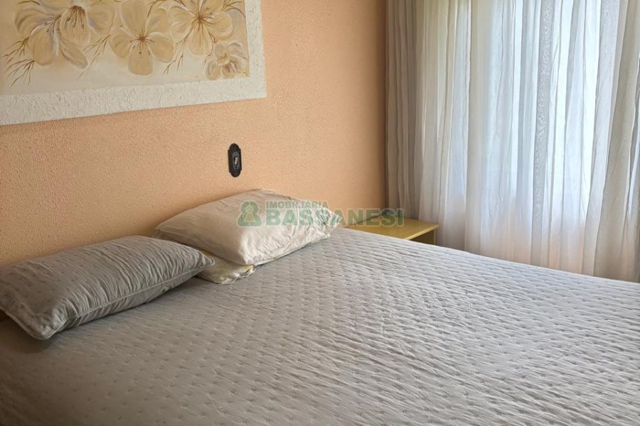 Chácara com 300m², 3 dormitórios, 2 vagas, no bairro Vila Seca em Caxias do Sul para Comprar