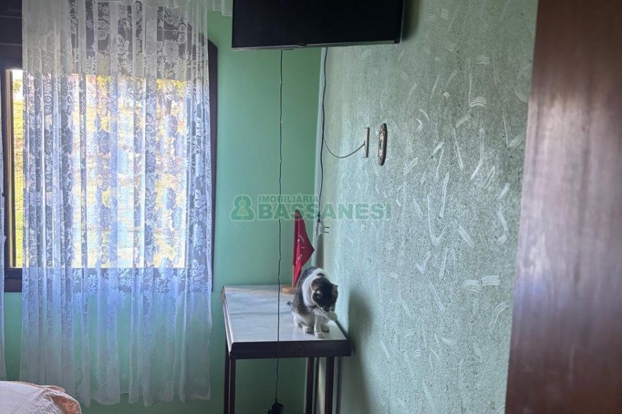 Chácara com 300m², 3 dormitórios, 2 vagas, no bairro Vila Seca em Caxias do Sul para Comprar