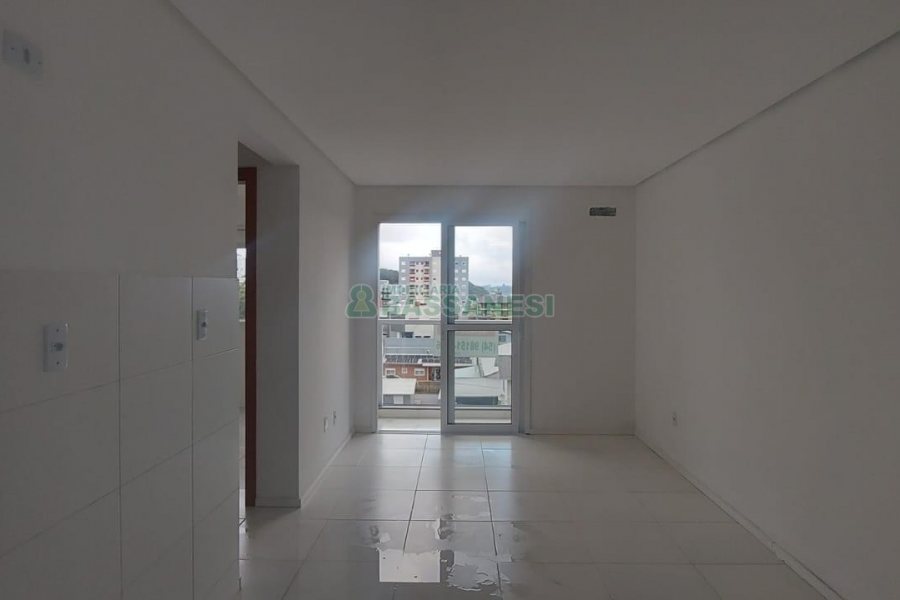 Apartamento com 46m², 2 dormitórios, 1 vaga, no bairro São Luiz em Caxias do Sul para Alugar