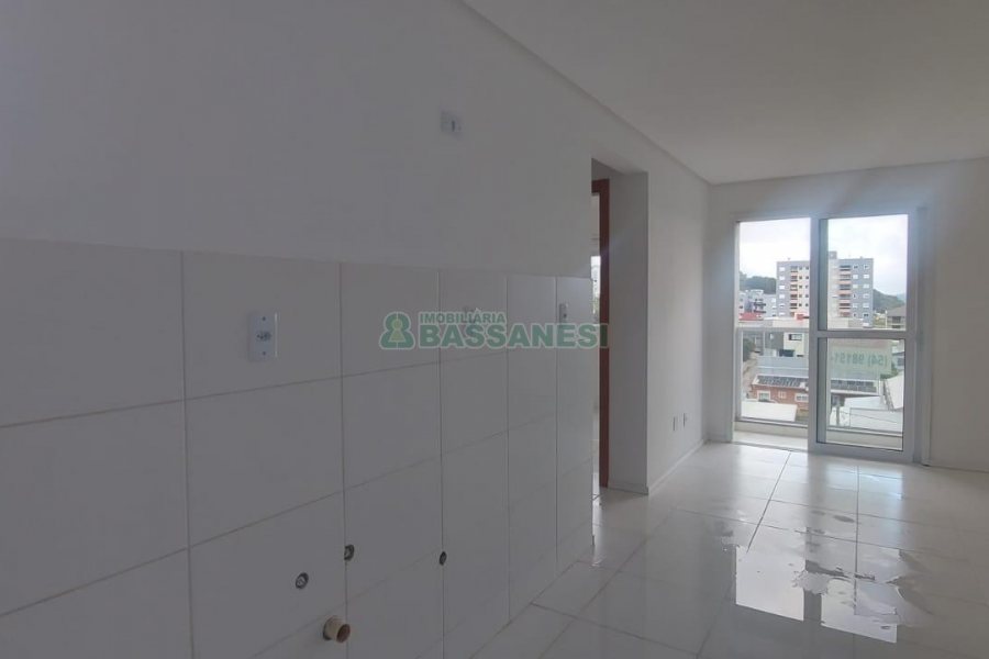 Apartamento com 46m², 2 dormitórios, 1 vaga, no bairro São Luiz em Caxias do Sul para Alugar