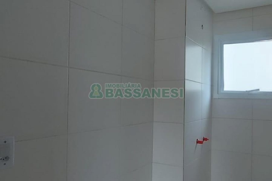 Apartamento com 46m², 2 dormitórios, 1 vaga, no bairro São Luiz em Caxias do Sul para Alugar