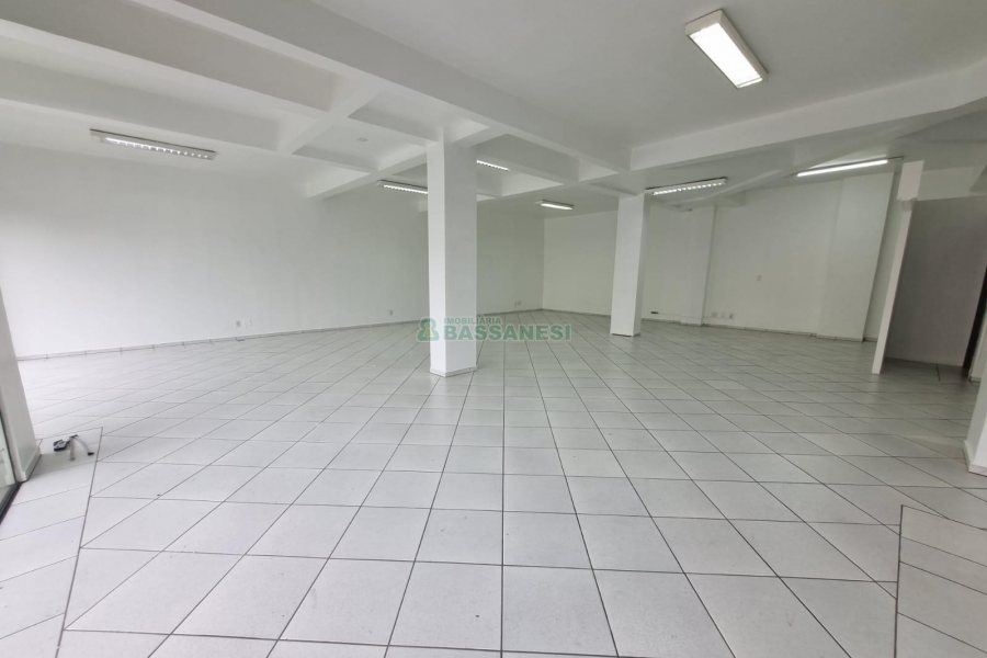 Loja com 120m², no bairro Cruzeiro em Caxias do Sul para Alugar