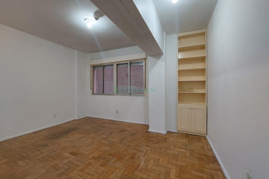 Sala com 33m², no bairro Centro em Caxias do Sul para Alugar