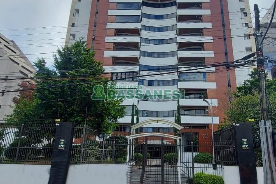 Apartamento com 455m², 3 dormitórios, 4 vagas, no bairro Centro em Caxias do Sul para Comprar