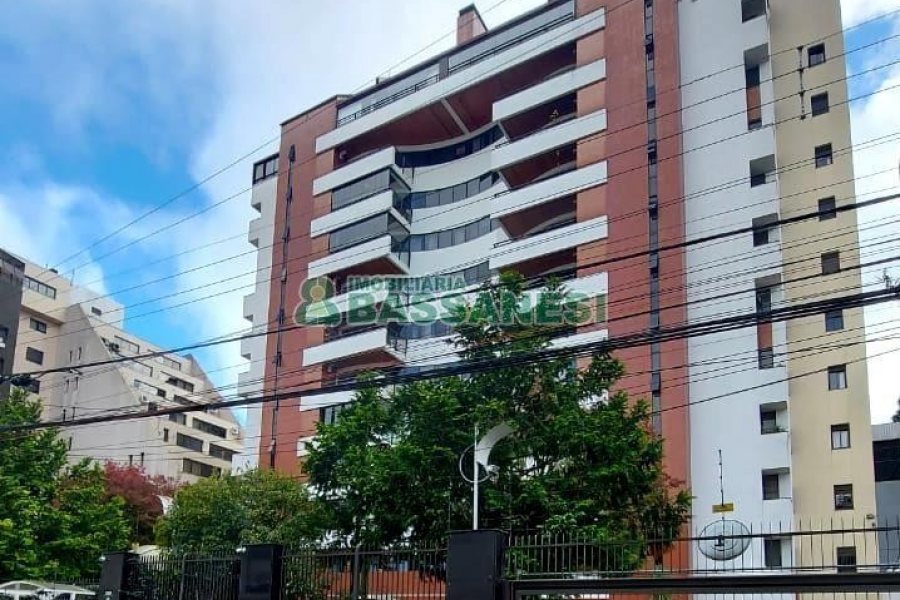 Apartamento com 455m², 3 dormitórios, 4 vagas, no bairro Centro em Caxias do Sul para Comprar