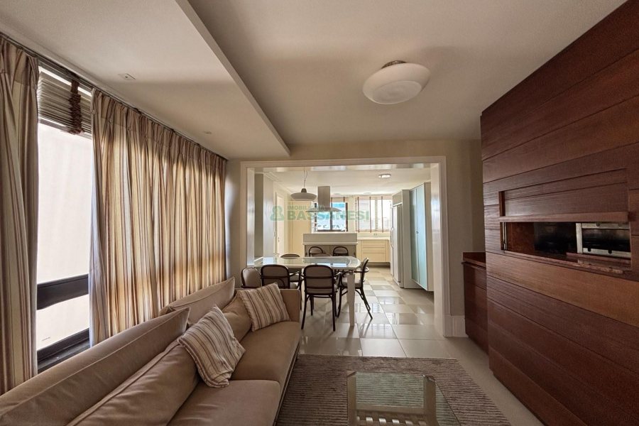 Apartamento com 455m², 3 dormitórios, 4 vagas, no bairro Centro em Caxias do Sul para Comprar