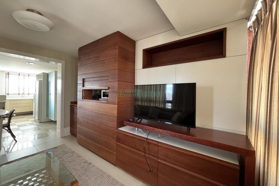 Apartamento com 455m², 3 dormitórios, 4 vagas, no bairro Centro em Caxias do Sul para Comprar