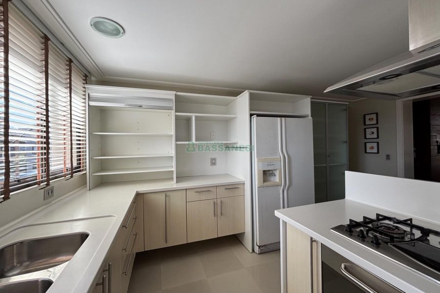 Apartamento com 455m², 3 dormitórios, 4 vagas, no bairro Centro em Caxias do Sul para Comprar
