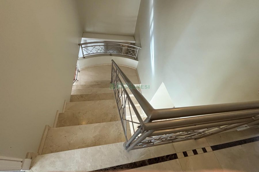 Apartamento com 455m², 3 dormitórios, 4 vagas, no bairro Centro em Caxias do Sul para Comprar