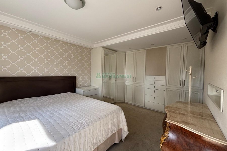 Apartamento com 455m², 3 dormitórios, 4 vagas, no bairro Centro em Caxias do Sul para Comprar