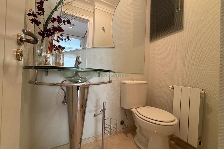 Apartamento com 455m², 3 dormitórios, 4 vagas, no bairro Centro em Caxias do Sul para Comprar