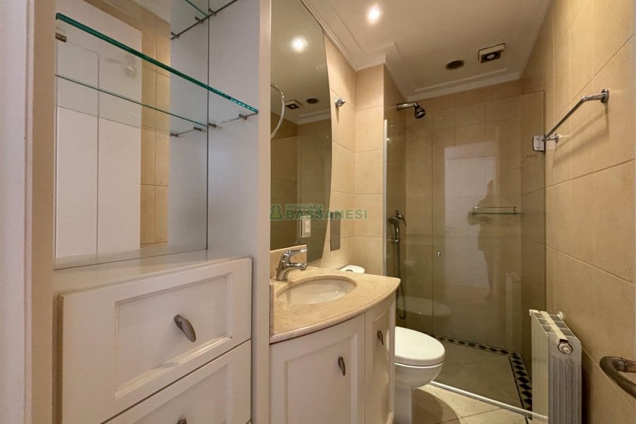 Apartamento com 455m², 3 dormitórios, 4 vagas, no bairro Centro em Caxias do Sul para Comprar