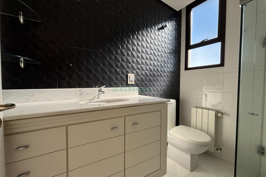 Apartamento com 455m², 3 dormitórios, 4 vagas, no bairro Centro em Caxias do Sul para Comprar