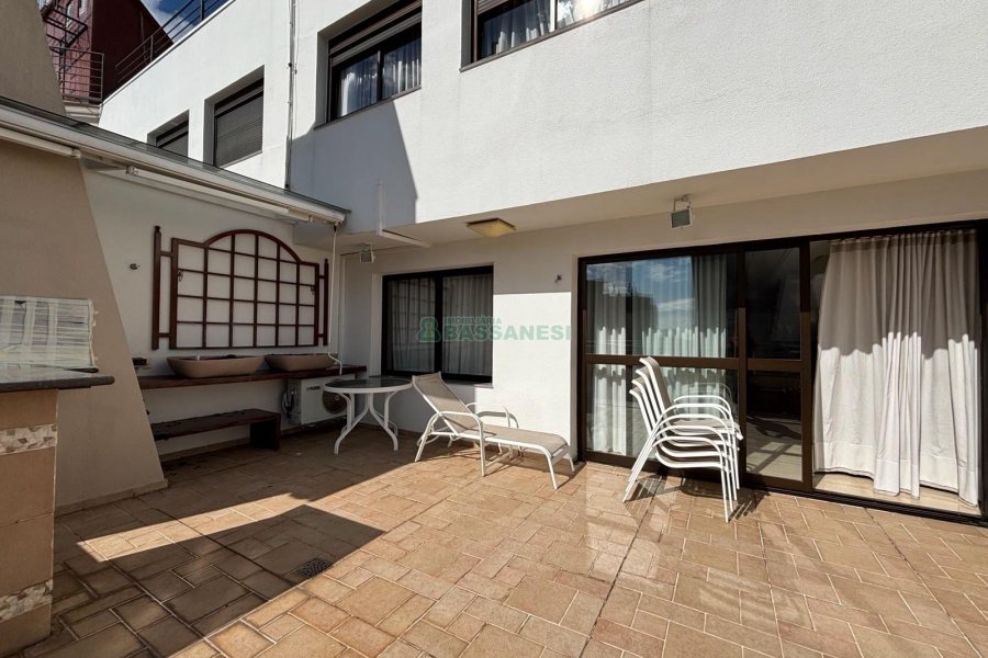 Apartamento com 455m², 3 dormitórios, 4 vagas, no bairro Centro em Caxias do Sul para Comprar