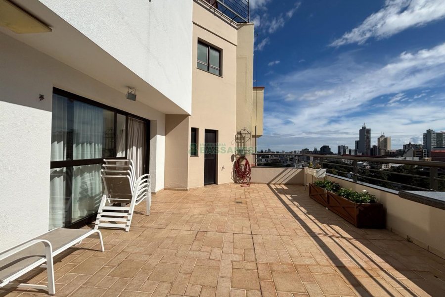 Apartamento com 455m², 3 dormitórios, 4 vagas, no bairro Centro em Caxias do Sul para Comprar