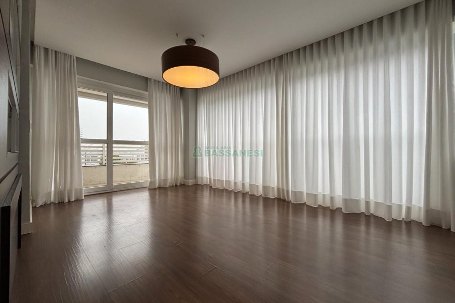 Apartamento com 151m², 3 dormitórios, 2 vagas, no bairro Panazzolo em Caxias do Sul para Alugar