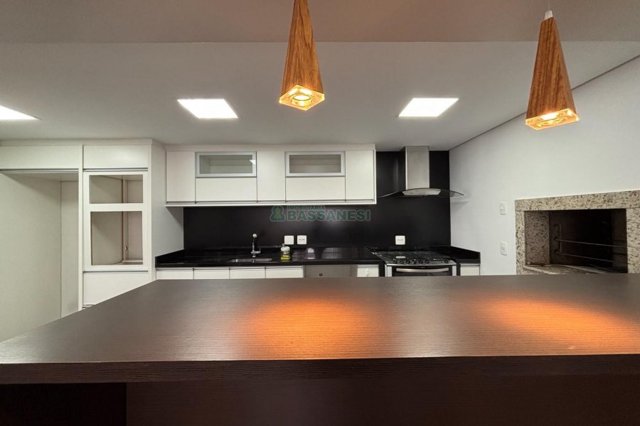 Apartamento com 151m², 3 dormitórios, 2 vagas, no bairro Panazzolo em Caxias do Sul para Alugar