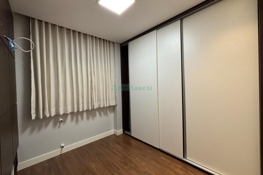 Apartamento com 151m², 3 dormitórios, 2 vagas, no bairro Panazzolo em Caxias do Sul para Alugar