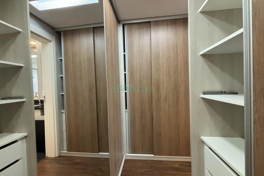 Apartamento com 151m², 3 dormitórios, 2 vagas, no bairro Panazzolo em Caxias do Sul para Alugar