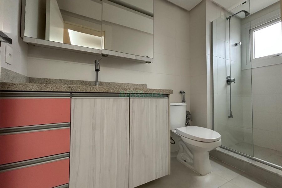 Apartamento com 151m², 3 dormitórios, 2 vagas, no bairro Panazzolo em Caxias do Sul para Alugar