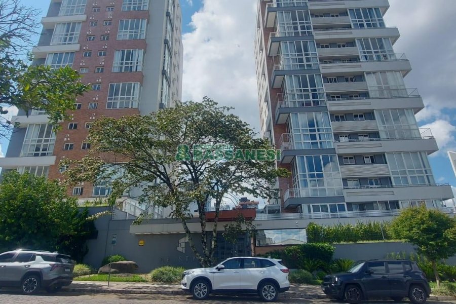 Apartamento com 151m², 3 dormitórios, 2 vagas, no bairro Panazzolo em Caxias do Sul para Alugar