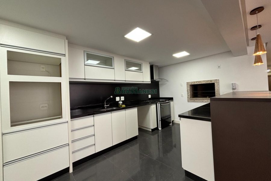 Apartamento com 151m², 3 dormitórios, 2 vagas, no bairro Panazzolo em Caxias do Sul para Alugar