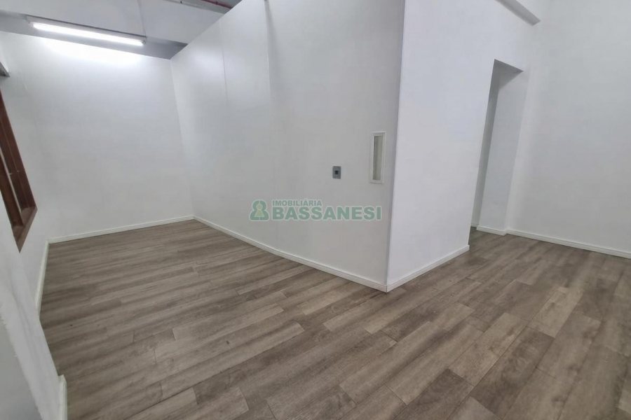 Loja com 65m², no bairro Rio Branco em Caxias do Sul para Alugar