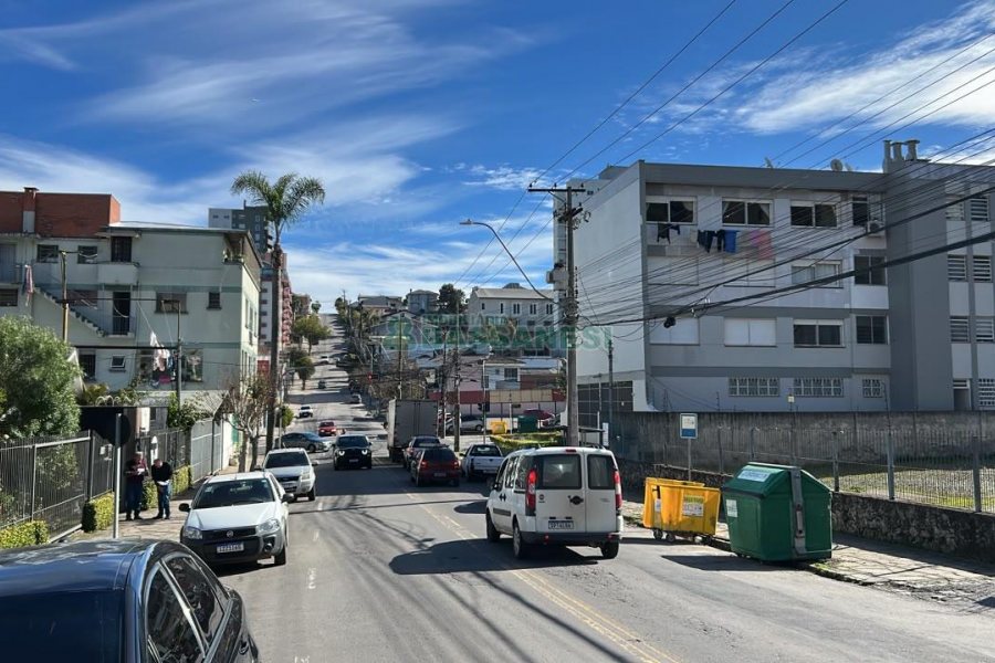 Terreno com 1166m², 1 vaga, no bairro Panazzolo em Caxias do Sul para Alugar