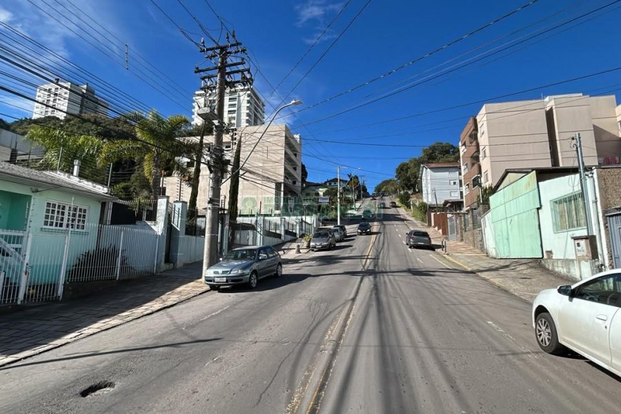 Terreno com 1166m², 1 vaga, no bairro Panazzolo em Caxias do Sul para Alugar