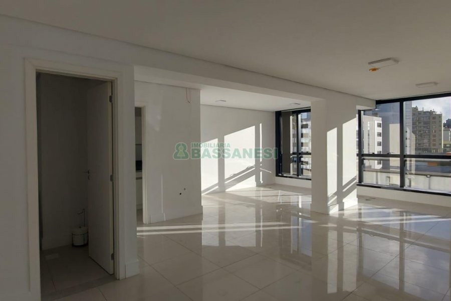 Sala com 49m², 1 vaga, no bairro Centro em Caxias do Sul para Alugar