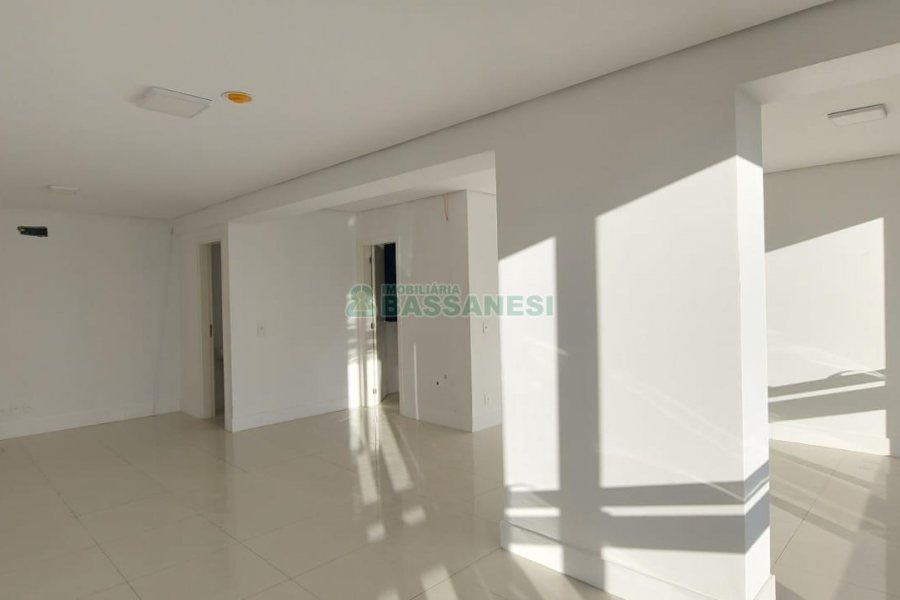 Sala com 49m², 1 vaga, no bairro Centro em Caxias do Sul para Alugar