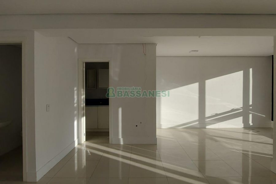 Sala com 49m², 1 vaga, no bairro Centro em Caxias do Sul para Alugar