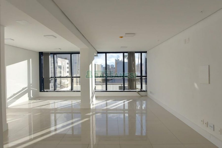 Sala com 49m², 1 vaga, no bairro Centro em Caxias do Sul para Alugar