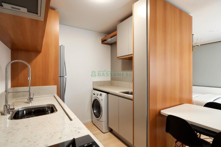 Kitinete Mobiliado com 35m², 1 dormitório, 1 vaga, no bairro São Pelegrino em Caxias do Sul para Alugar