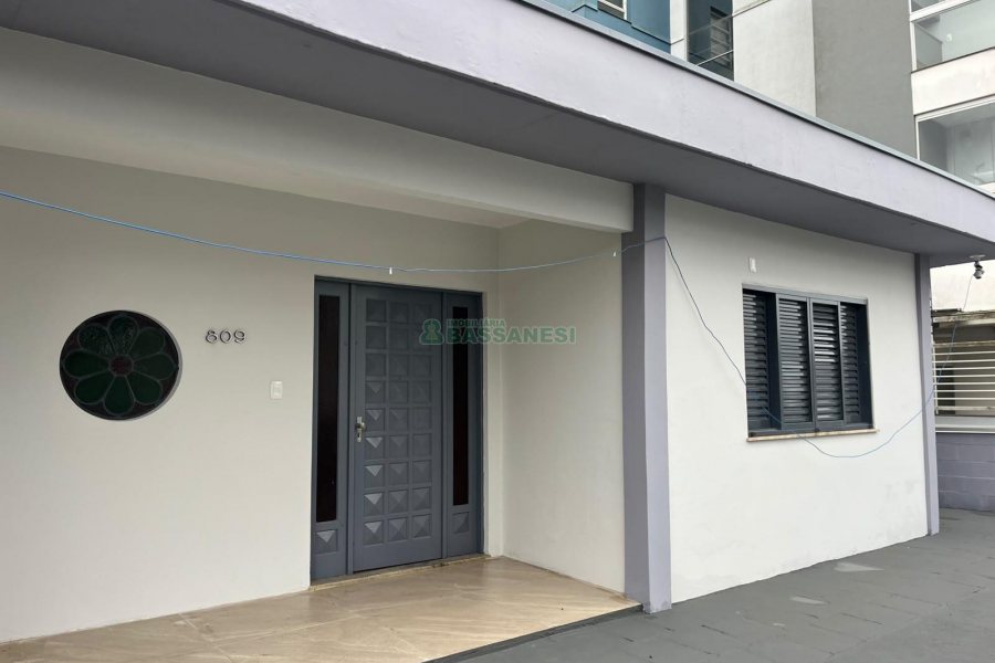 Casa com 200m², 4 dormitórios, 3 vagas, no bairro Nossa Senhora de Lourdes em Caxias do Sul para Alugar