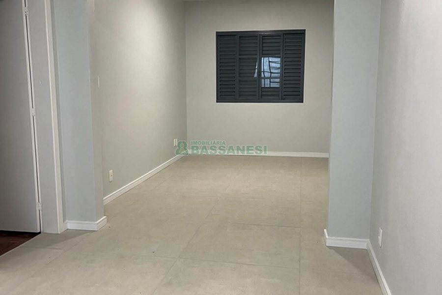 Casa com 200m², 4 dormitórios, 3 vagas, no bairro Nossa Senhora de Lourdes em Caxias do Sul para Alugar