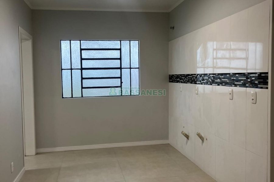 Casa com 200m², 4 dormitórios, 3 vagas, no bairro Nossa Senhora de Lourdes em Caxias do Sul para Alugar