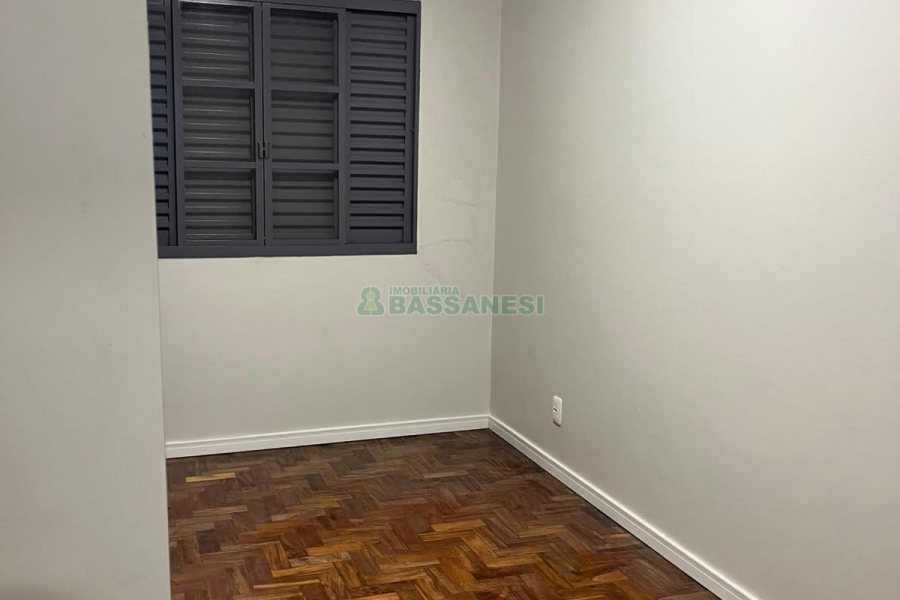 Casa com 200m², 4 dormitórios, 3 vagas, no bairro Nossa Senhora de Lourdes em Caxias do Sul para Alugar