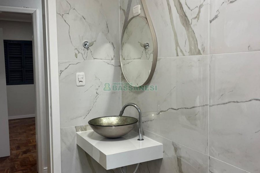 Casa com 200m², 4 dormitórios, 3 vagas, no bairro Nossa Senhora de Lourdes em Caxias do Sul para Alugar