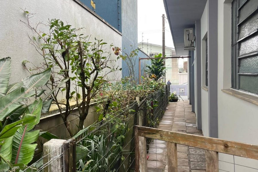 Casa com 200m², 4 dormitórios, 3 vagas, no bairro Nossa Senhora de Lourdes em Caxias do Sul para Alugar