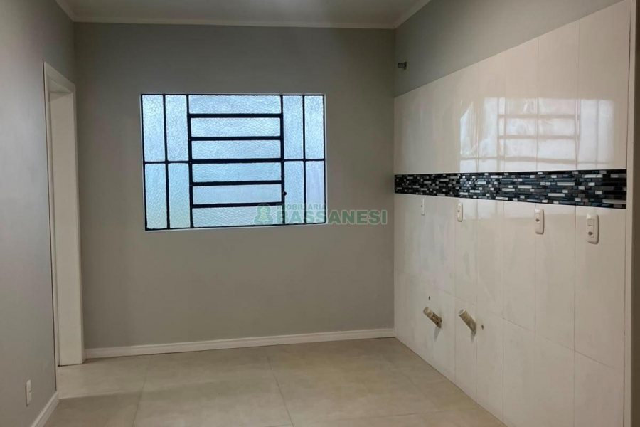 Casa com 200m², 4 dormitórios, 3 vagas, no bairro Nossa Senhora de Lourdes em Caxias do Sul para Comprar