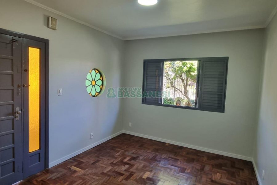 Casa com 200m², 4 dormitórios, 3 vagas, no bairro Nossa Senhora de Lourdes em Caxias do Sul para Comprar