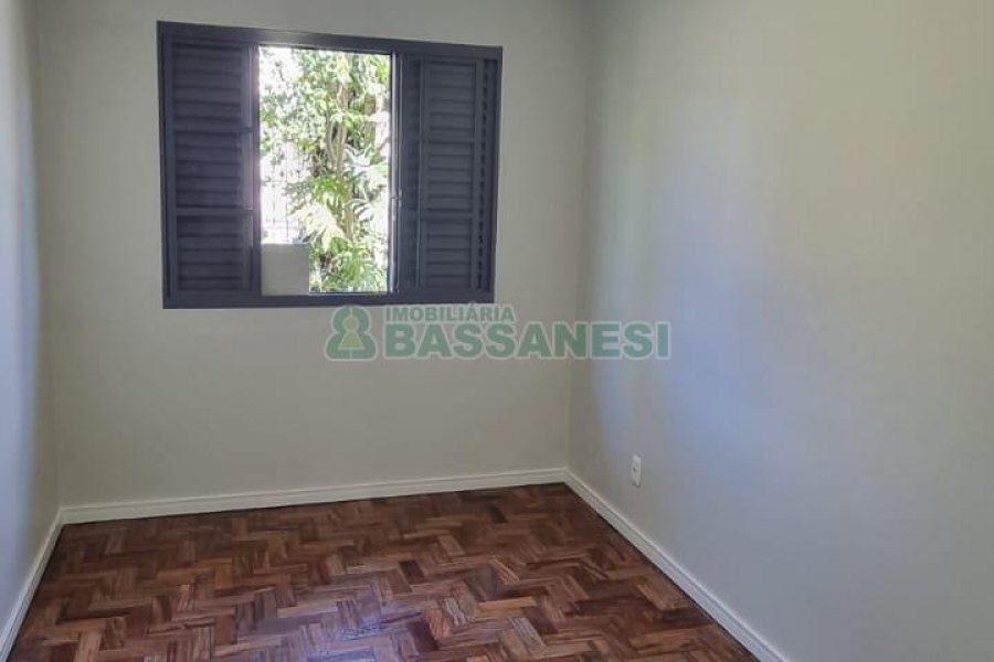Casa com 200m², 4 dormitórios, 3 vagas, no bairro Nossa Senhora de Lourdes em Caxias do Sul para Comprar