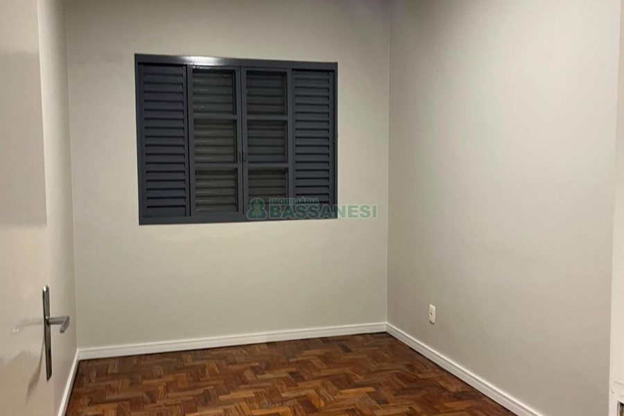 Casa com 200m², 4 dormitórios, 3 vagas, no bairro Nossa Senhora de Lourdes em Caxias do Sul para Comprar